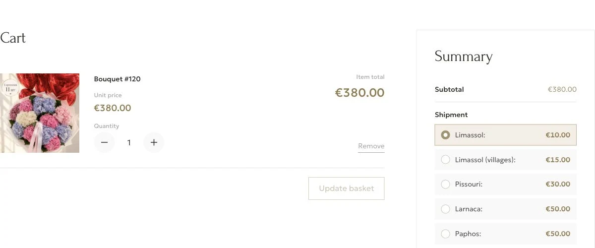 Bloom de Fleur basket with a bouquet, quantity controls and delivery-area choices